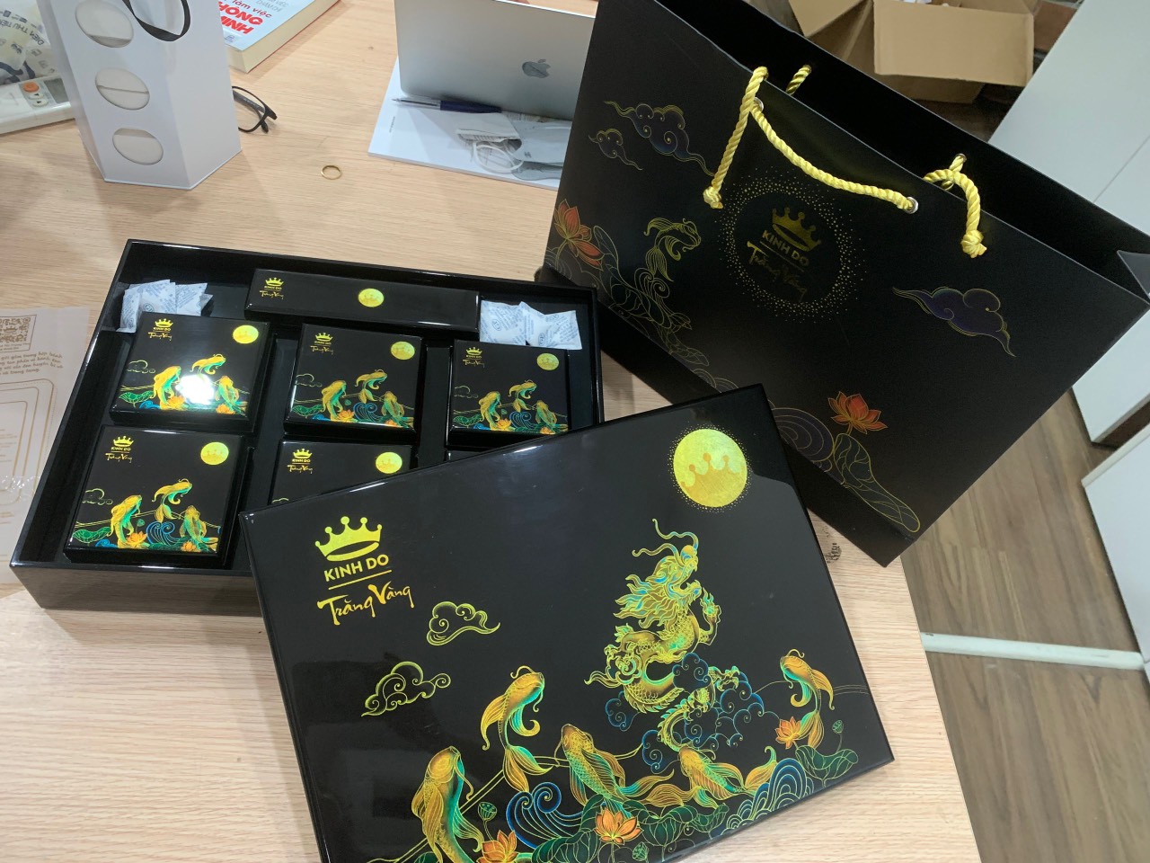 hộp bánh trung thu kinh đô