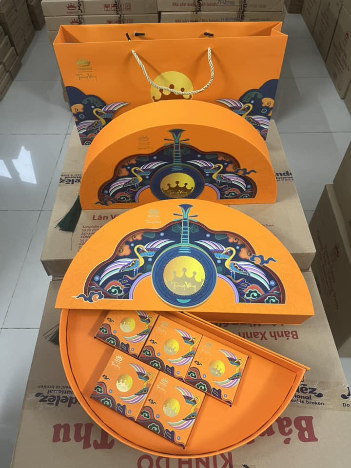 trăng vàng nguyệt ánh trường vinh